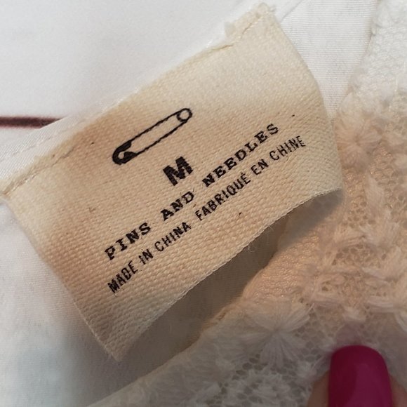 Pins and Needles Sleeveless Lace Dress - Picture 5 of 10